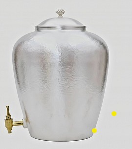Pure fine hammered silver beverage dispenser £40000 Order number 548